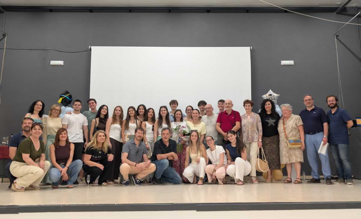La emocionante despedida a tres docentes que han hecho historia en el IES Eladio Cabañero de Tomelloso