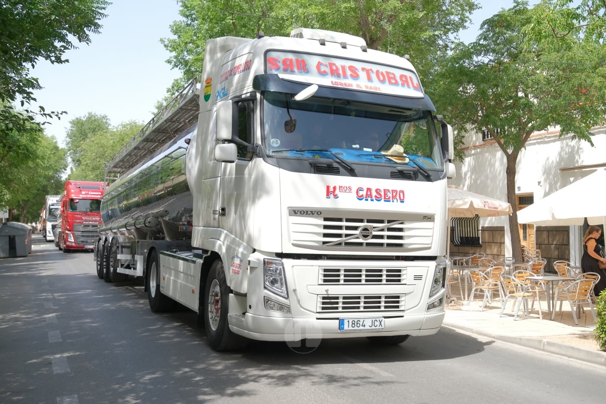 Tomelloso celebra San Cristóbal con un desfile de unos 120 camiones y vehículos