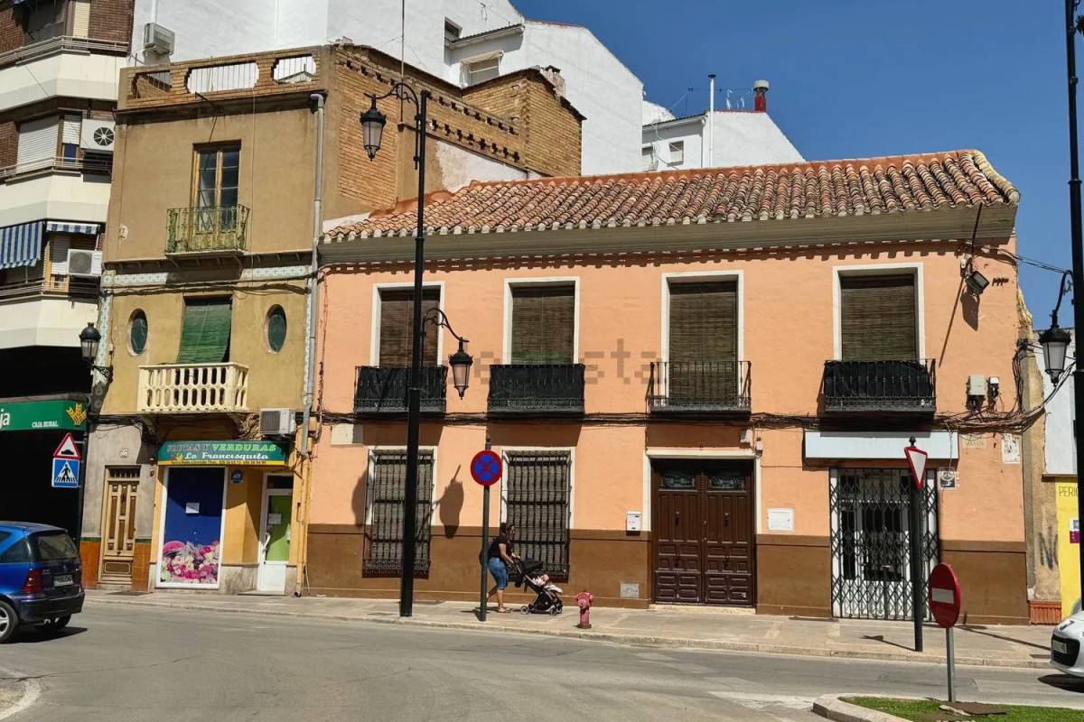 En venta una espectacular casa en pleno centro de Tomelloso con cueva y patios tradicionales