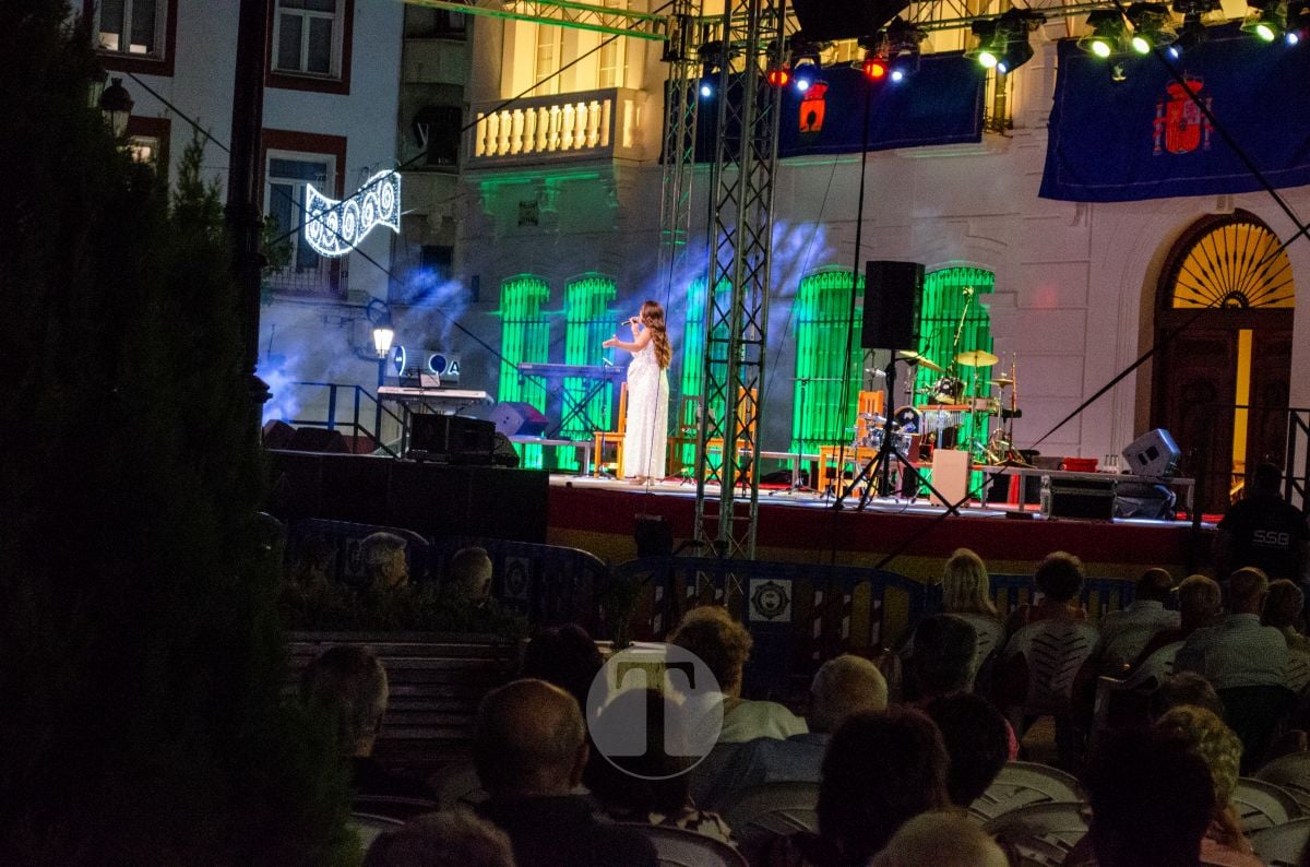 Chemi se gana a la Plaza de España en una noche de Feria en Tomelloso