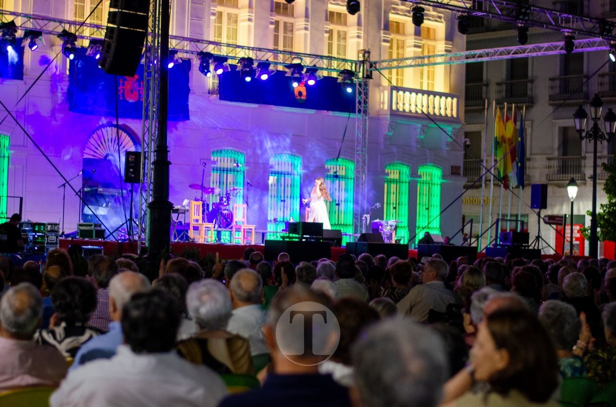 Chemi se gana a la Plaza de España en una noche de Feria en Tomelloso