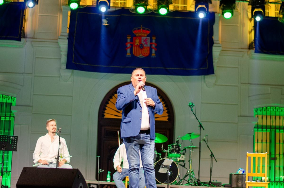 Chemi se gana a la Plaza de España en una noche de Feria en Tomelloso