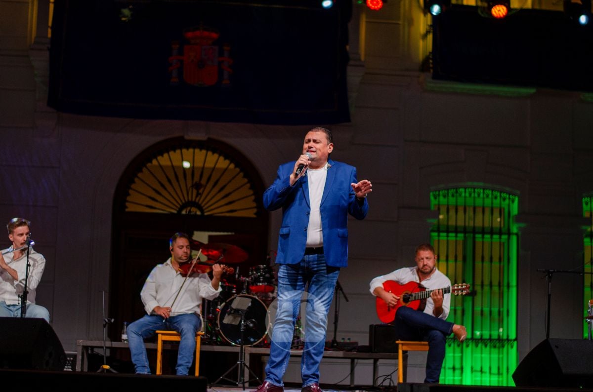 Chemi se gana a la Plaza de España en una noche de Feria en Tomelloso
