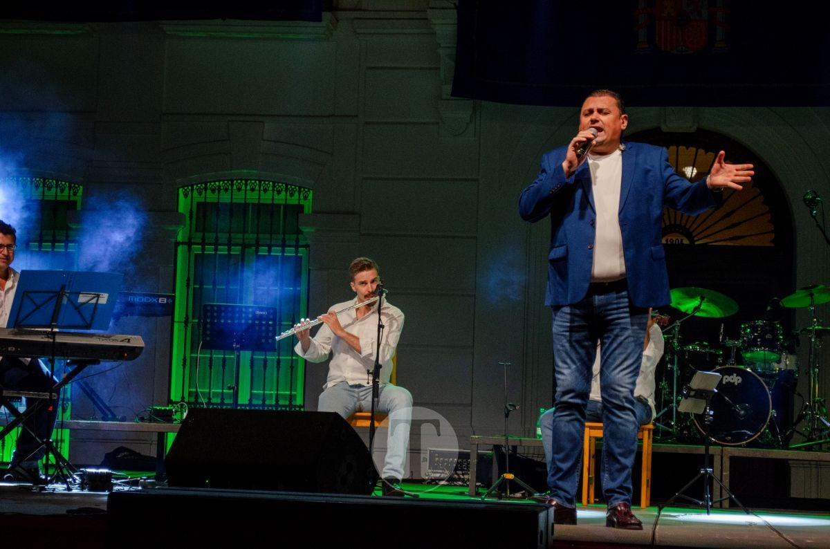 Chemi se gana a la Plaza de España en una noche de Feria en Tomelloso