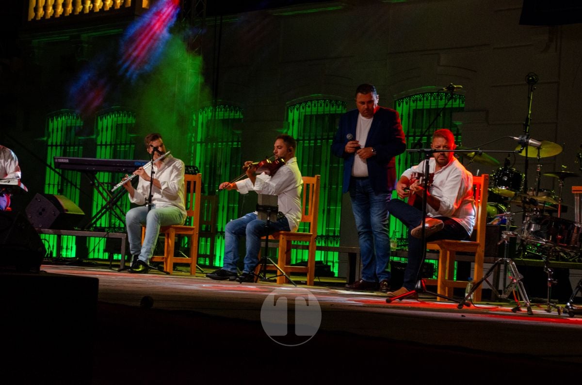Chemi se gana a la Plaza de España en una noche de Feria en Tomelloso