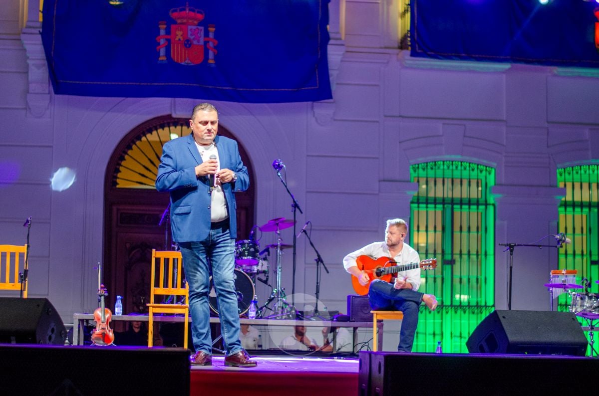 Chemi se gana a la Plaza de España en una noche de Feria en Tomelloso