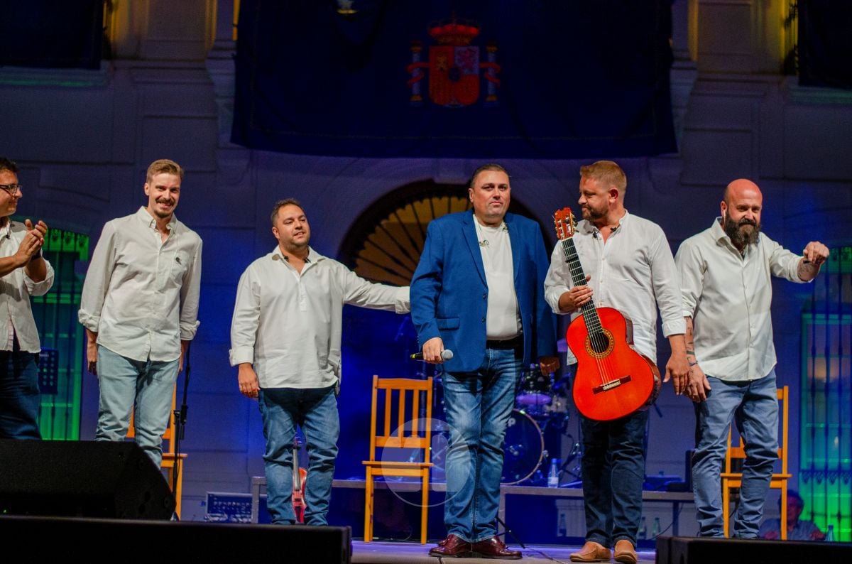 Chemi se gana a la Plaza de España en una noche de Feria en Tomelloso