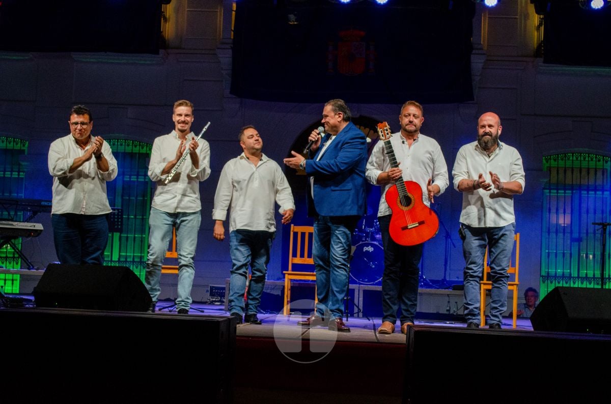 Chemi se gana a la Plaza de España en una noche de Feria en Tomelloso