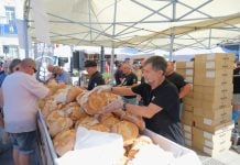 El Mercado Tradicional celebra 20 años llenando de vida el centro de Tomelloso