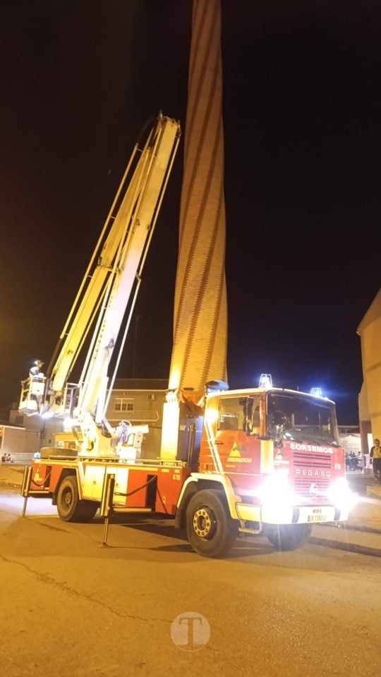 Un rayo daña la Chimenea de Fábregas durante la tormenta en Tomelloso
