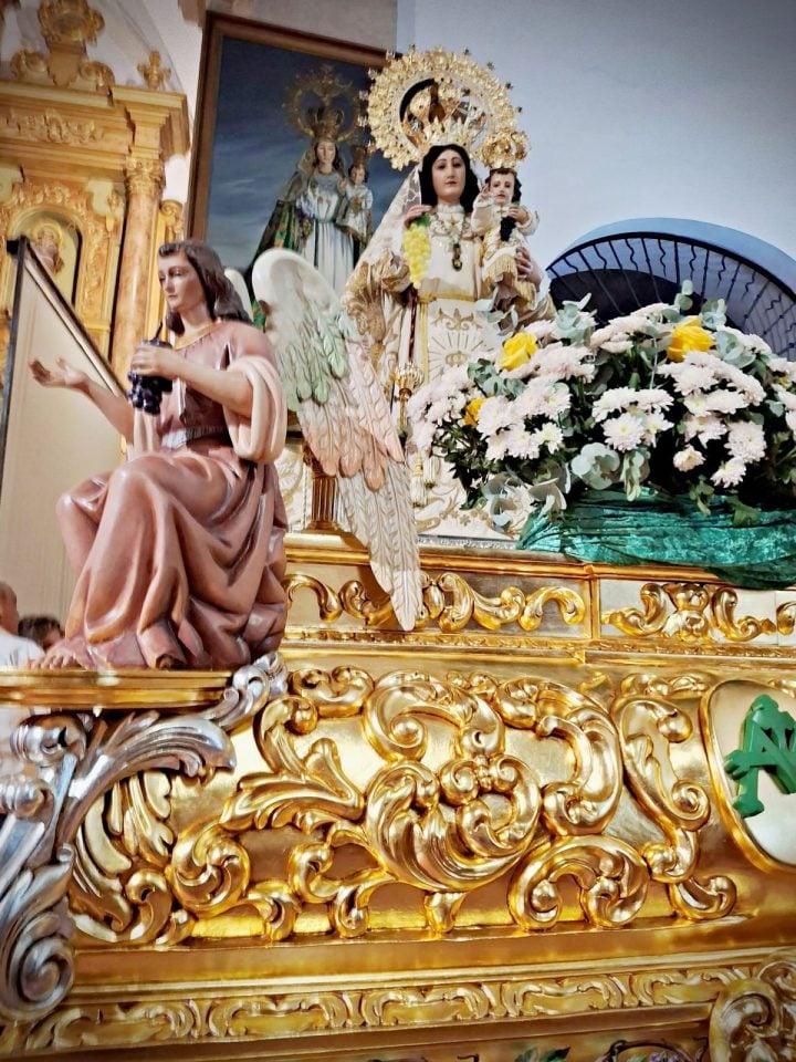 La Virgen de las Viñas ya luce sus galas para la Feria de Tomelloso 2026