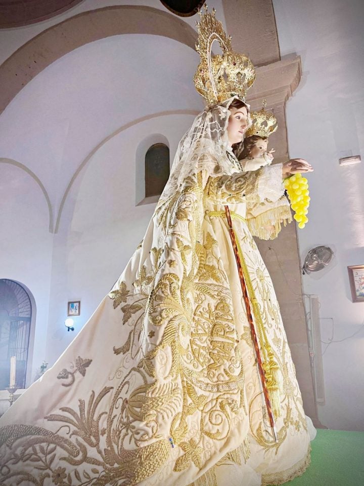 La Virgen de las Viñas ya luce sus galas para la Feria de Tomelloso 2026