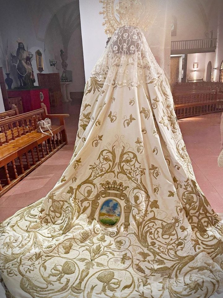 La Virgen de las Viñas ya luce sus galas para la Feria de Tomelloso 2026