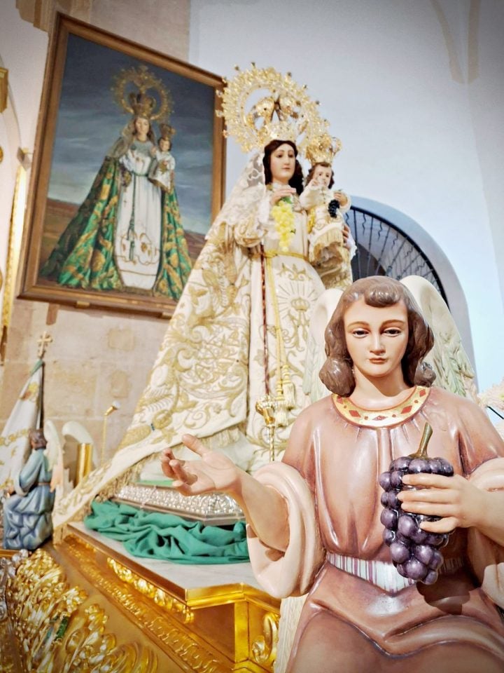 La Virgen de las Viñas ya luce sus galas para la Feria de Tomelloso 2026