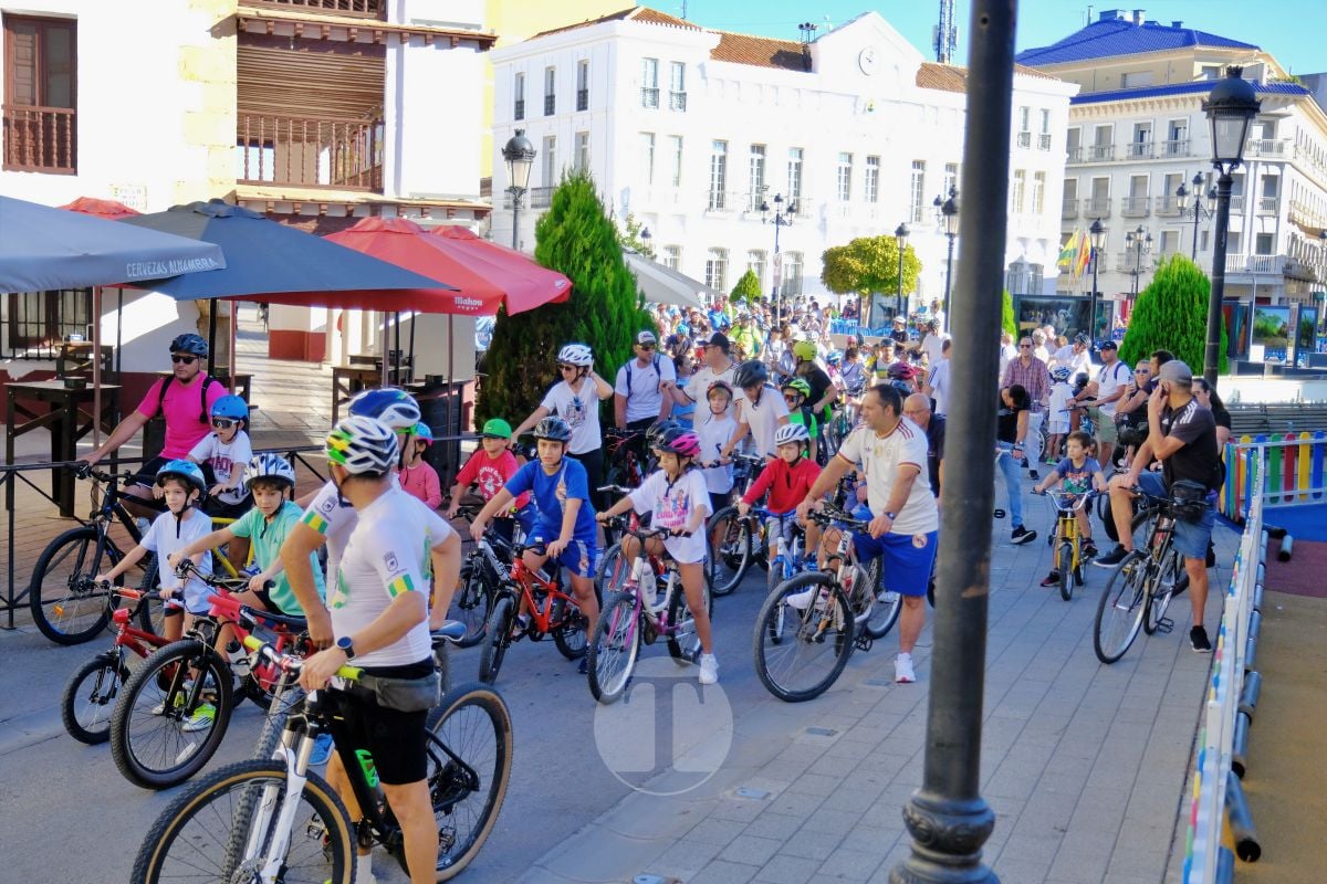 Cientos de vecinos disfrutan en Tomelloso de una multitudinaria jornada del Día de la Bici