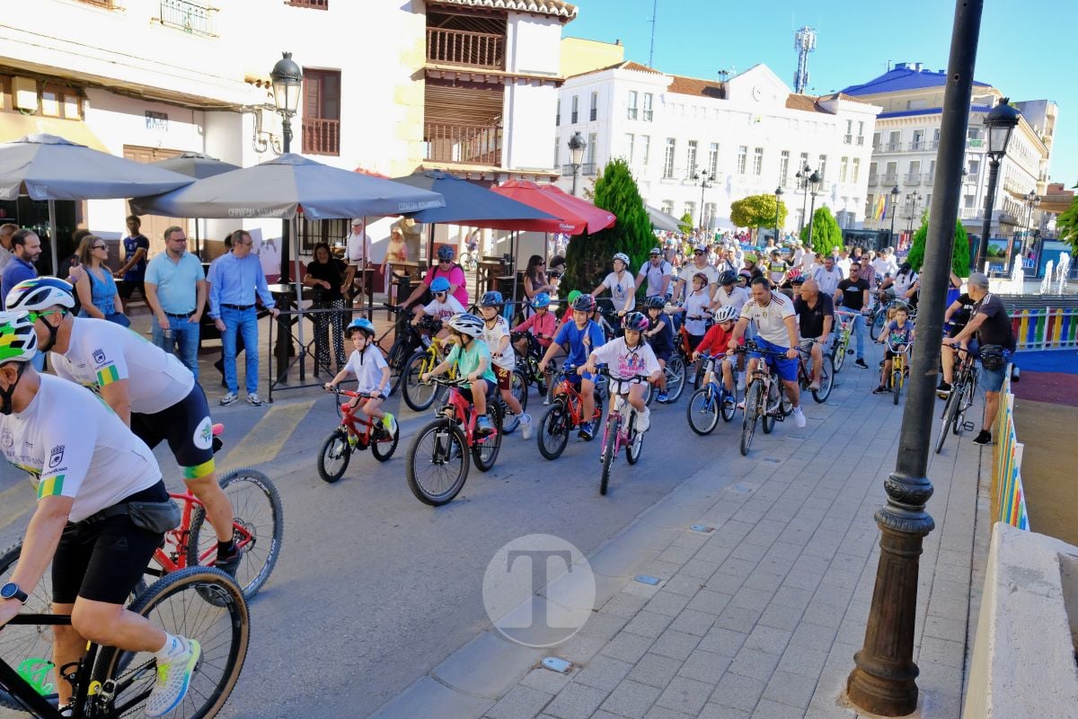 Cientos de vecinos disfrutan en Tomelloso de una multitudinaria jornada del Día de la Bici