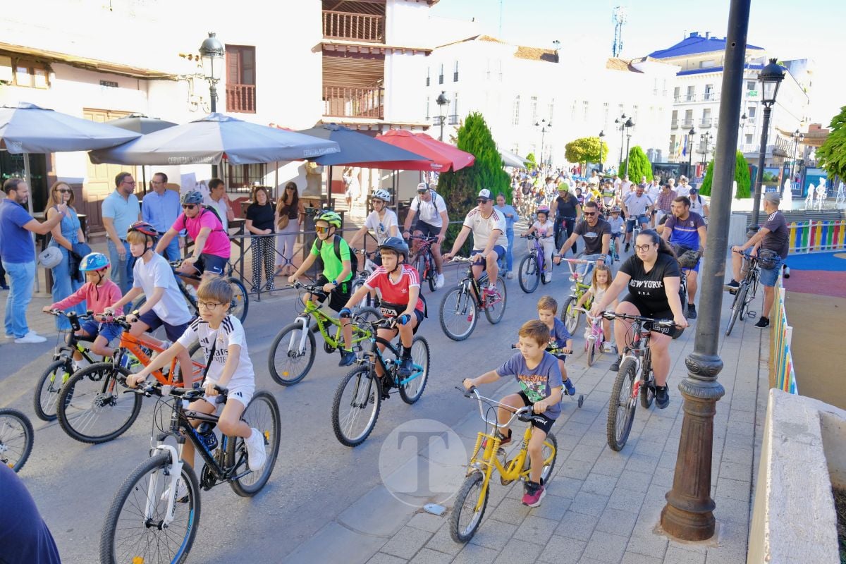 Cientos de vecinos disfrutan en Tomelloso de una multitudinaria jornada del Día de la Bici