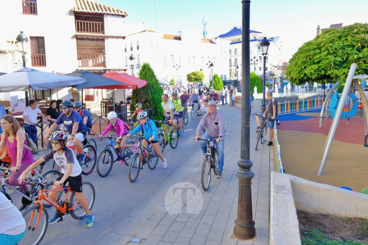 Cientos de vecinos disfrutan en Tomelloso de una multitudinaria jornada del Día de la Bici