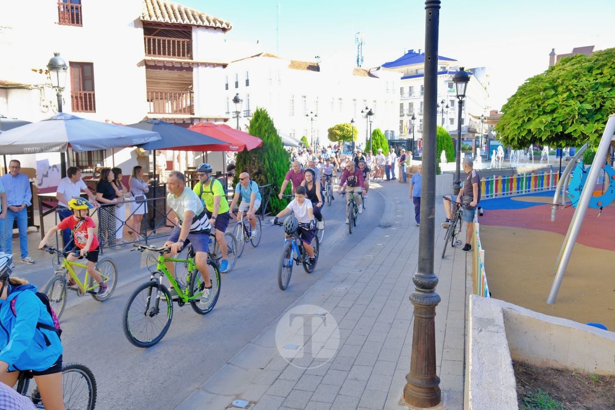 Cientos de vecinos disfrutan en Tomelloso de una multitudinaria jornada del Día de la Bici