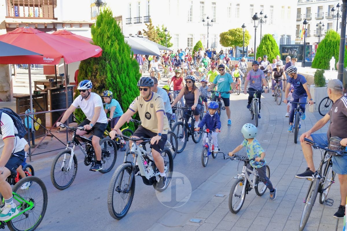 Cientos de vecinos disfrutan en Tomelloso de una multitudinaria jornada del Día de la Bici