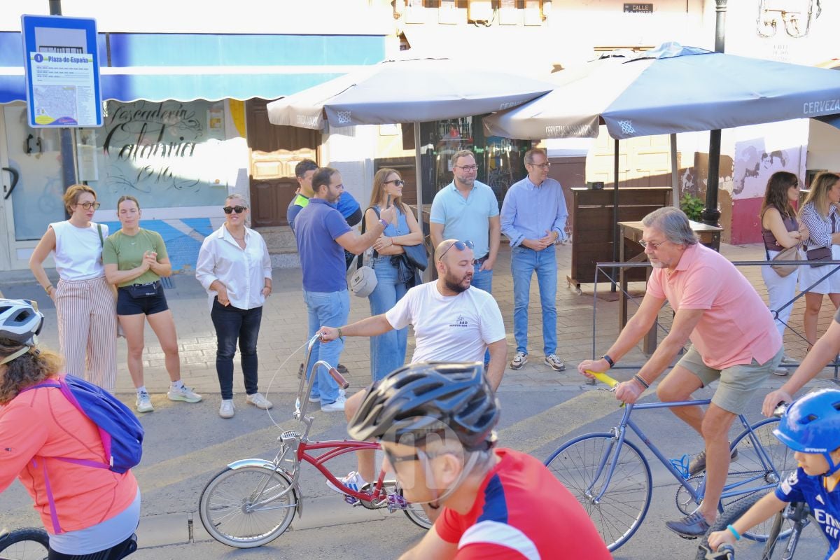 Cientos de vecinos disfrutan en Tomelloso de una multitudinaria jornada del Día de la Bici