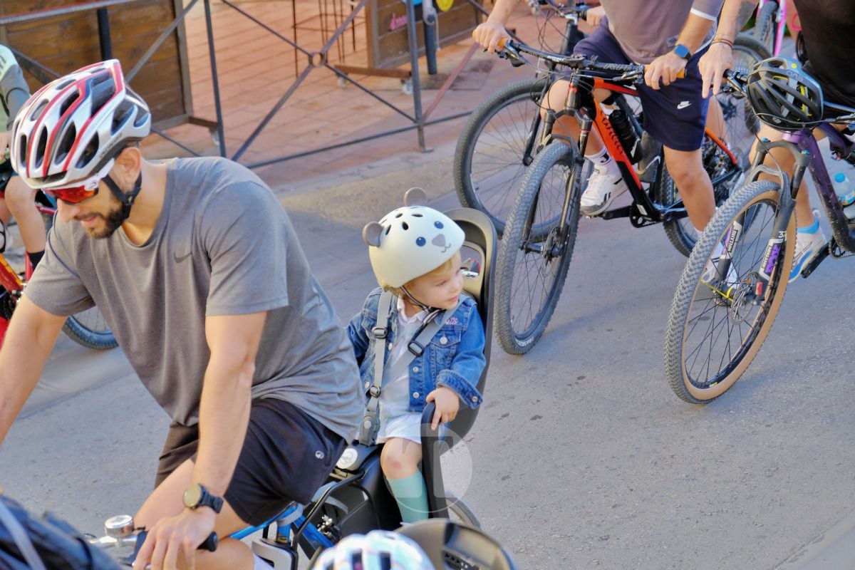 Cientos de vecinos disfrutan en Tomelloso de una multitudinaria jornada del Día de la Bici