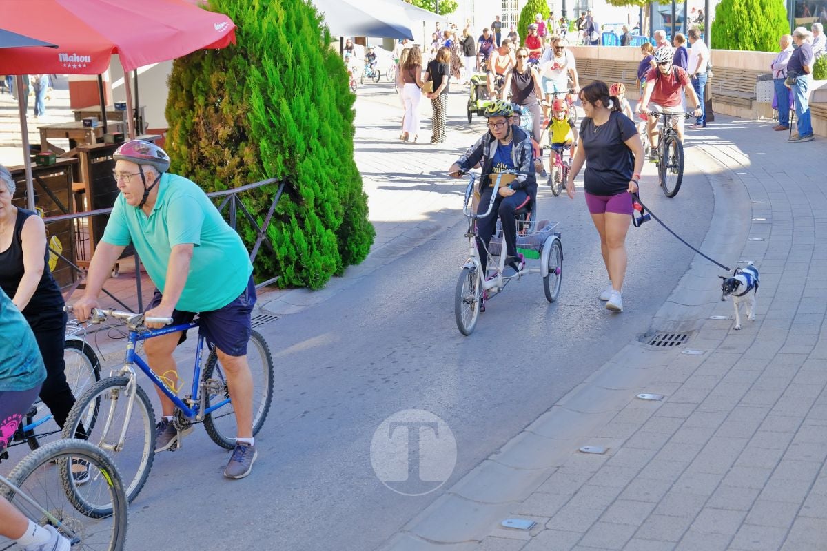 Cientos de vecinos disfrutan en Tomelloso de una multitudinaria jornada del Día de la Bici