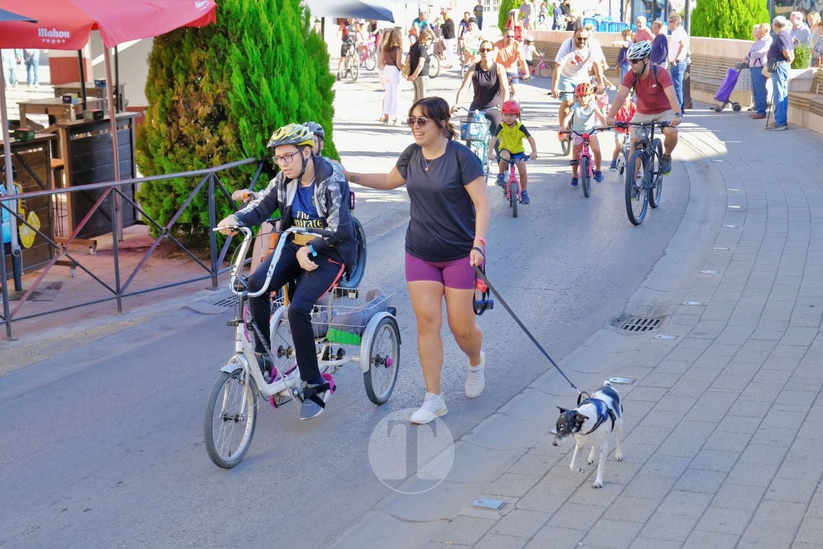 Cientos de vecinos disfrutan en Tomelloso de una multitudinaria jornada del Día de la Bici