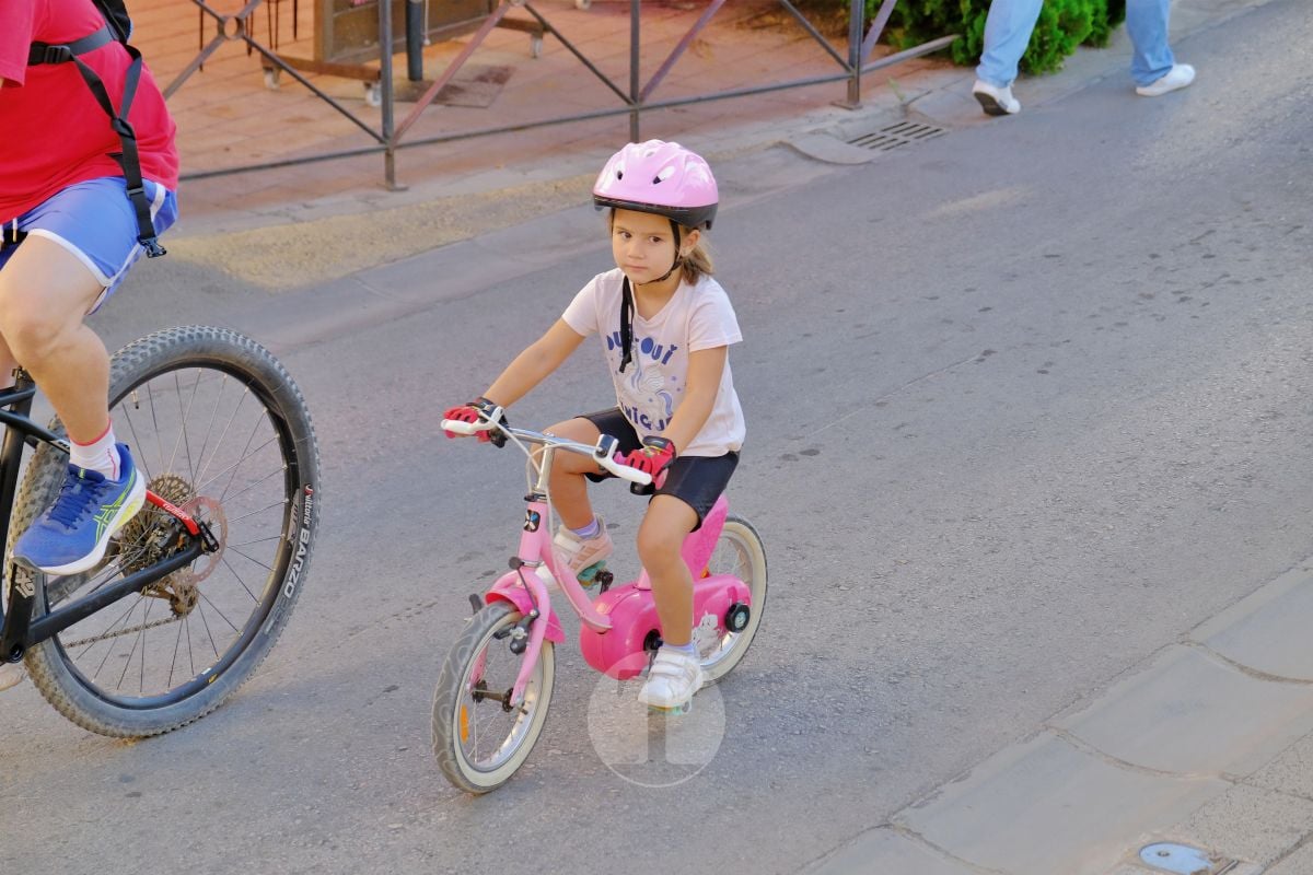 Cientos de vecinos disfrutan en Tomelloso de una multitudinaria jornada del Día de la Bici