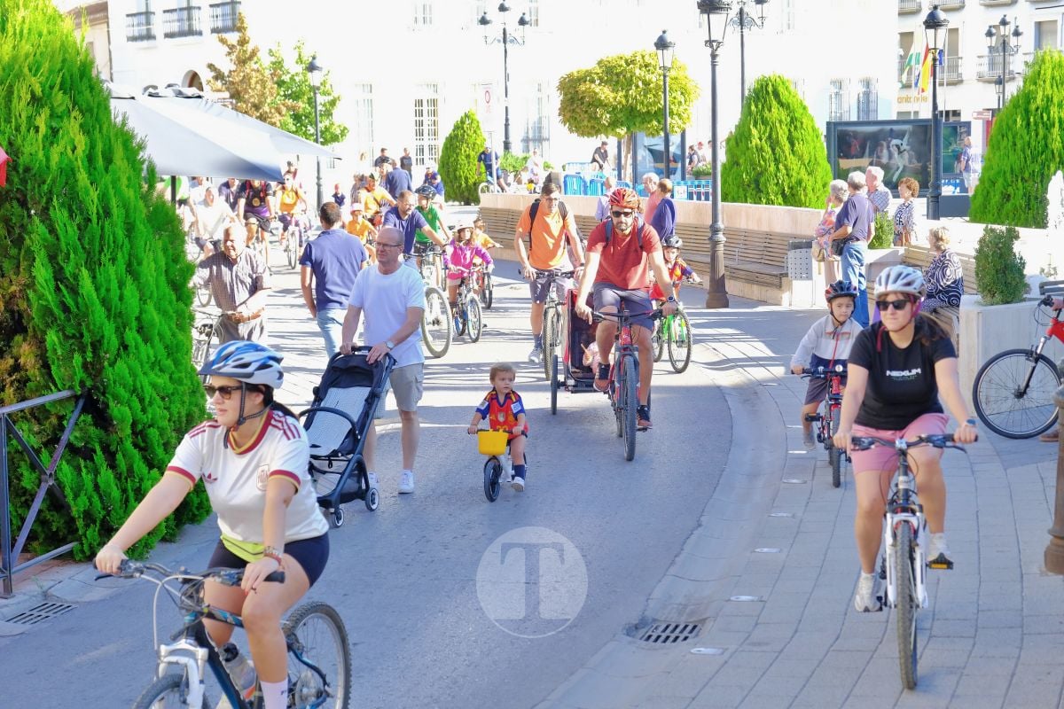 Cientos de vecinos disfrutan en Tomelloso de una multitudinaria jornada del Día de la Bici