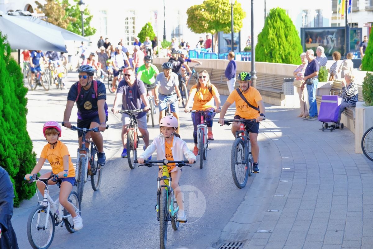 Cientos de vecinos disfrutan en Tomelloso de una multitudinaria jornada del Día de la Bici