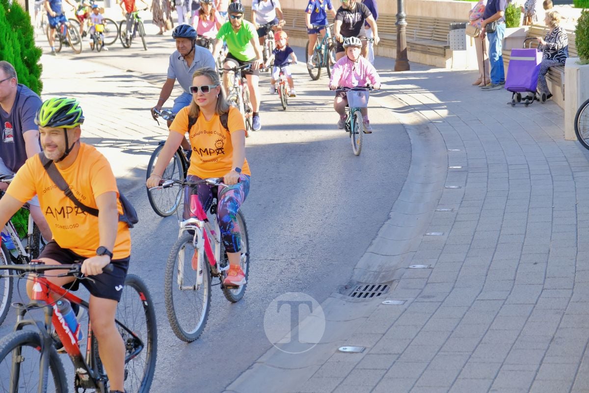 Cientos de vecinos disfrutan en Tomelloso de una multitudinaria jornada del Día de la Bici