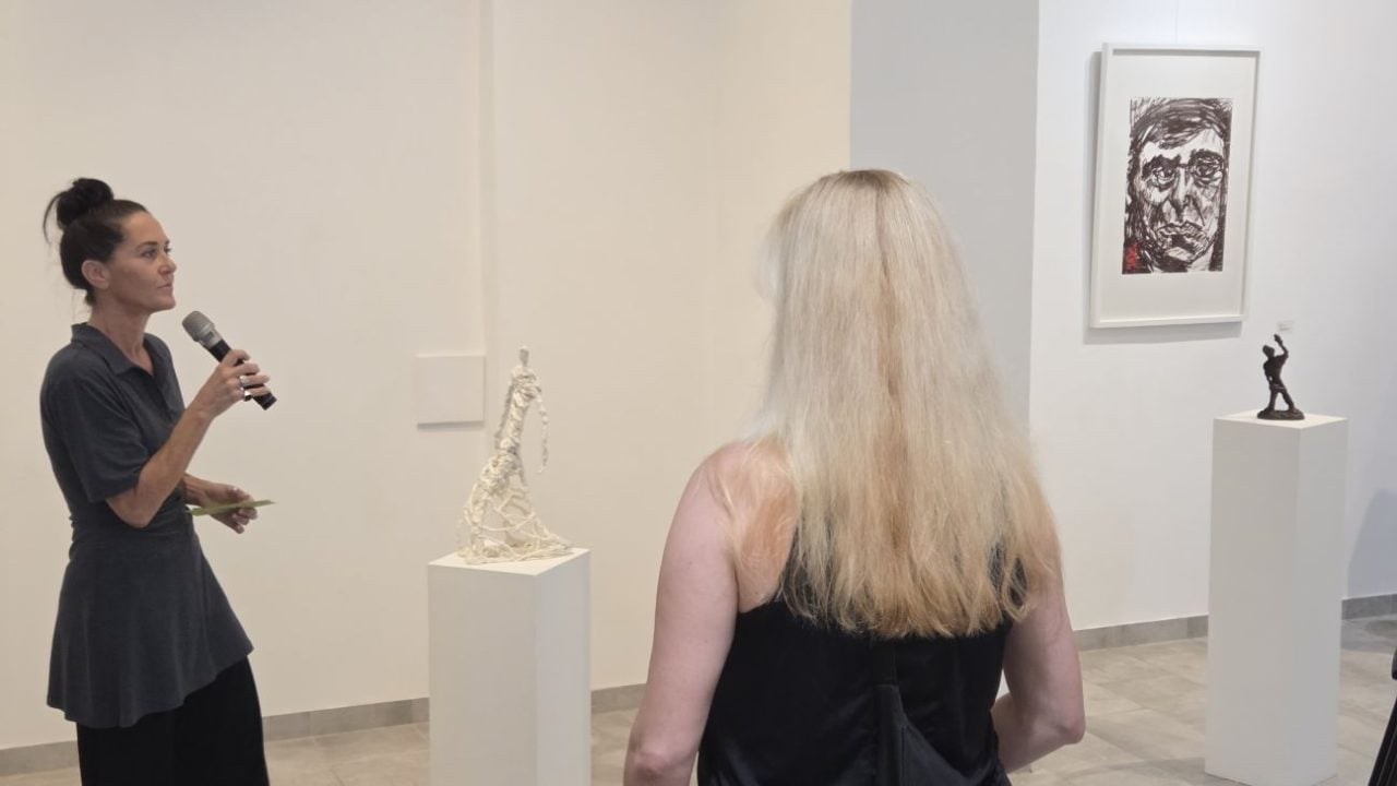 La escultora tomellosera Inmaculada Lara Cepeda da el salto a la histórica Galería GEDOK de Berlín