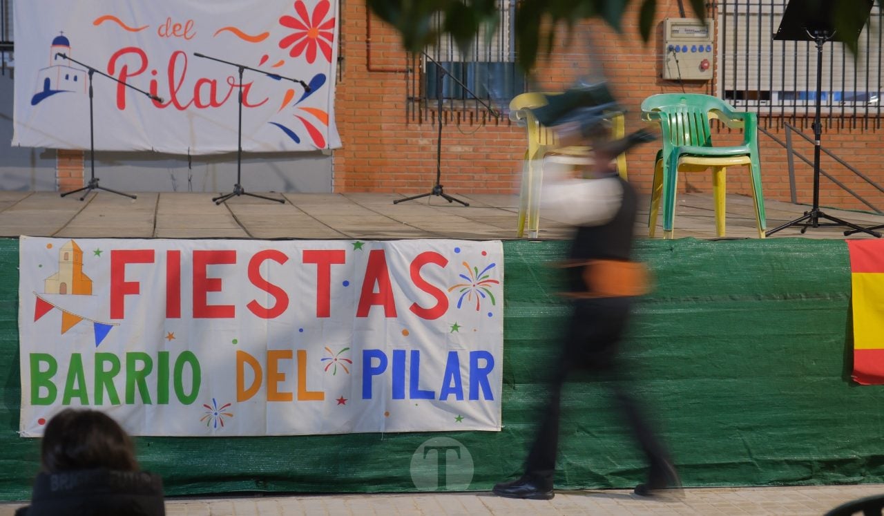 El Barrio del Pilar saca las sillas a la calle y los recuerdos a pasear