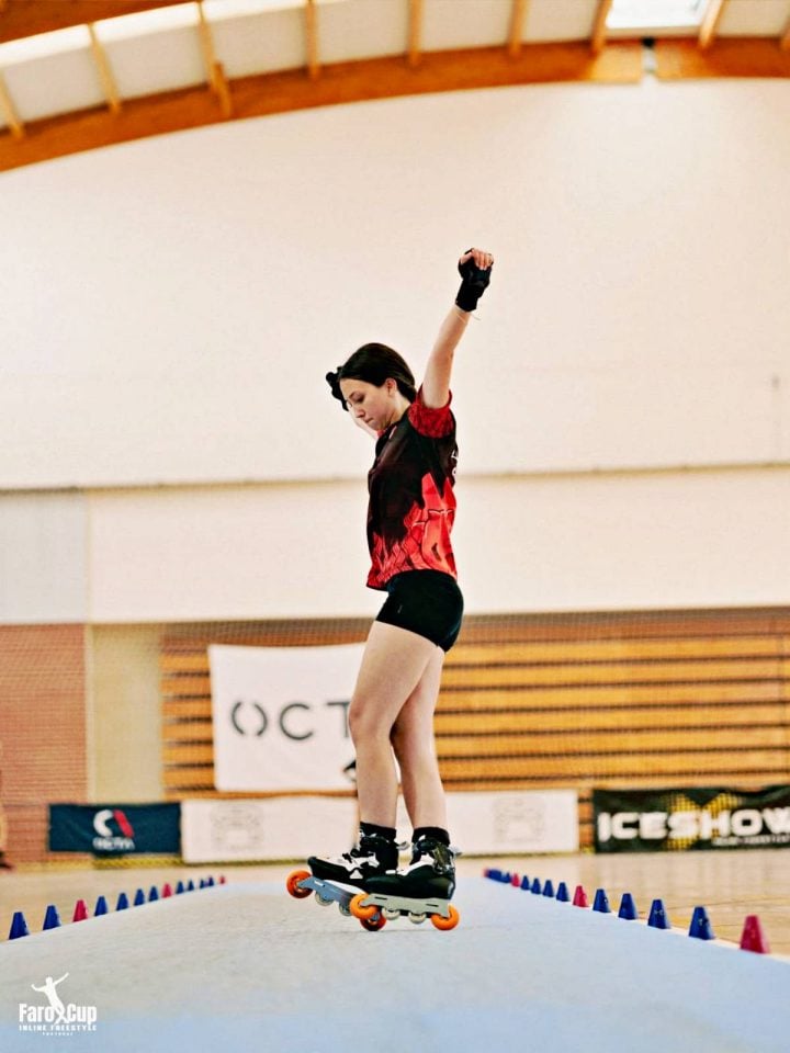Clara Serna logra el segundo puesto en Slides en la Faro International Cup
