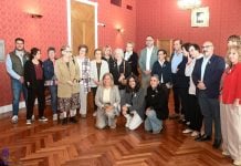 Tomelloso se une frente al cáncer de mama con un mensaje que va más allá de las palabras: «Escuchar también es cuidar»