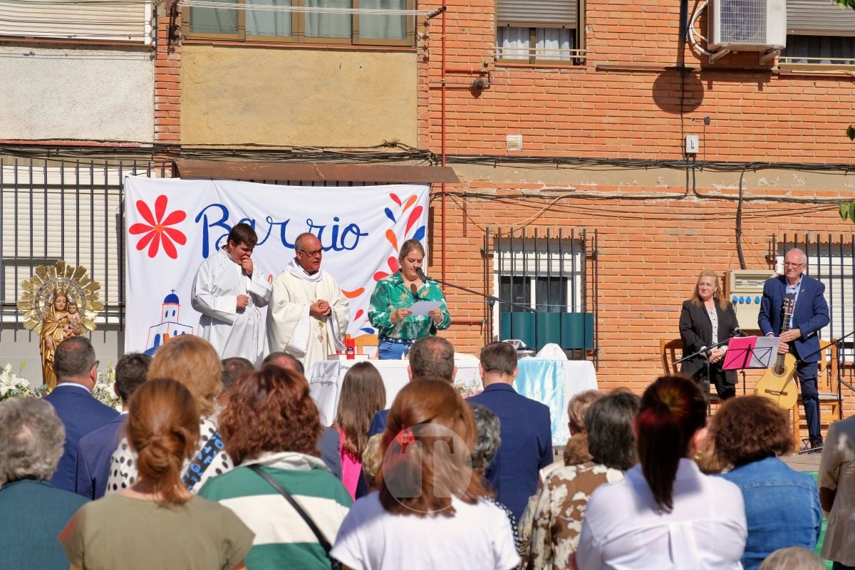El Barrio del Pilar de Tomelloso celebra su día grande con la misa de campaña y la procesión de su patrona