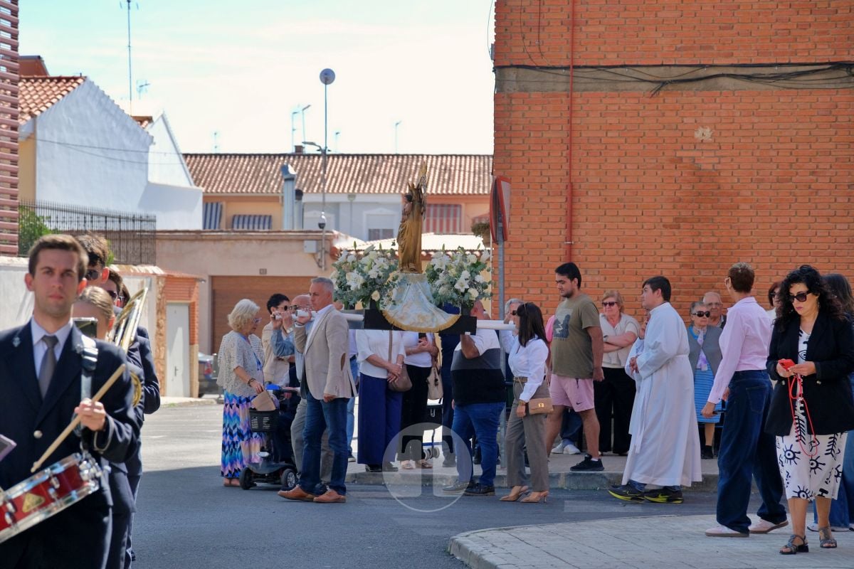 El Barrio del Pilar de Tomelloso celebra su día grande con la misa de campaña y la procesión de su patrona