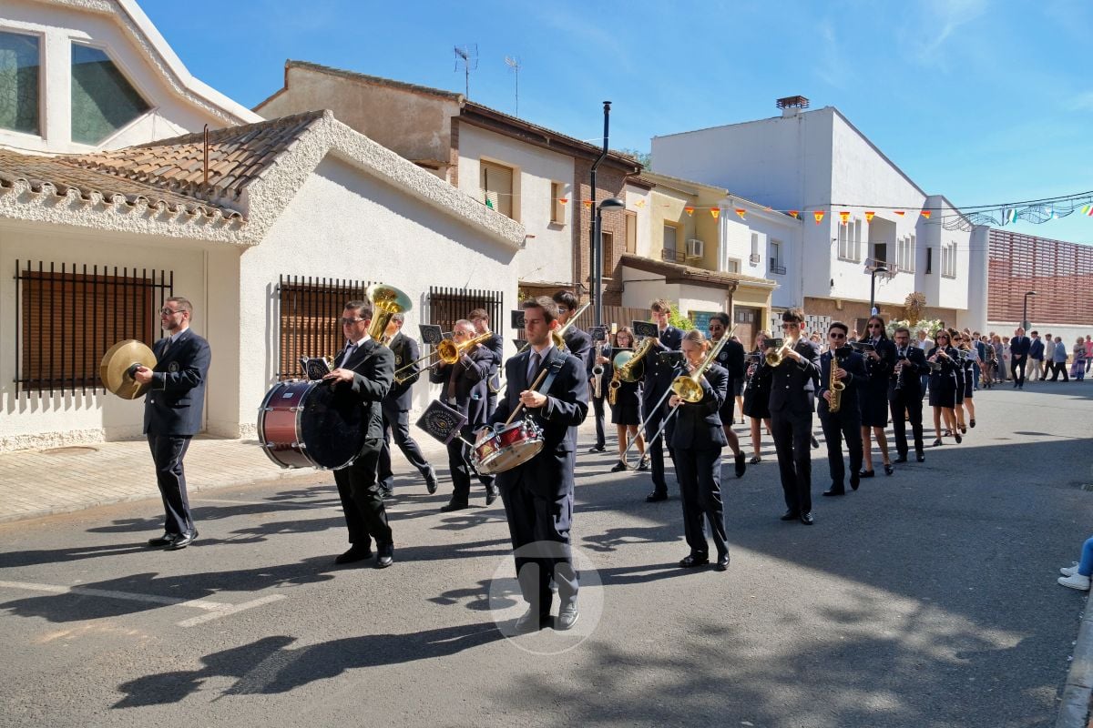 El Barrio del Pilar de Tomelloso celebra su día grande con la misa de campaña y la procesión de su patrona