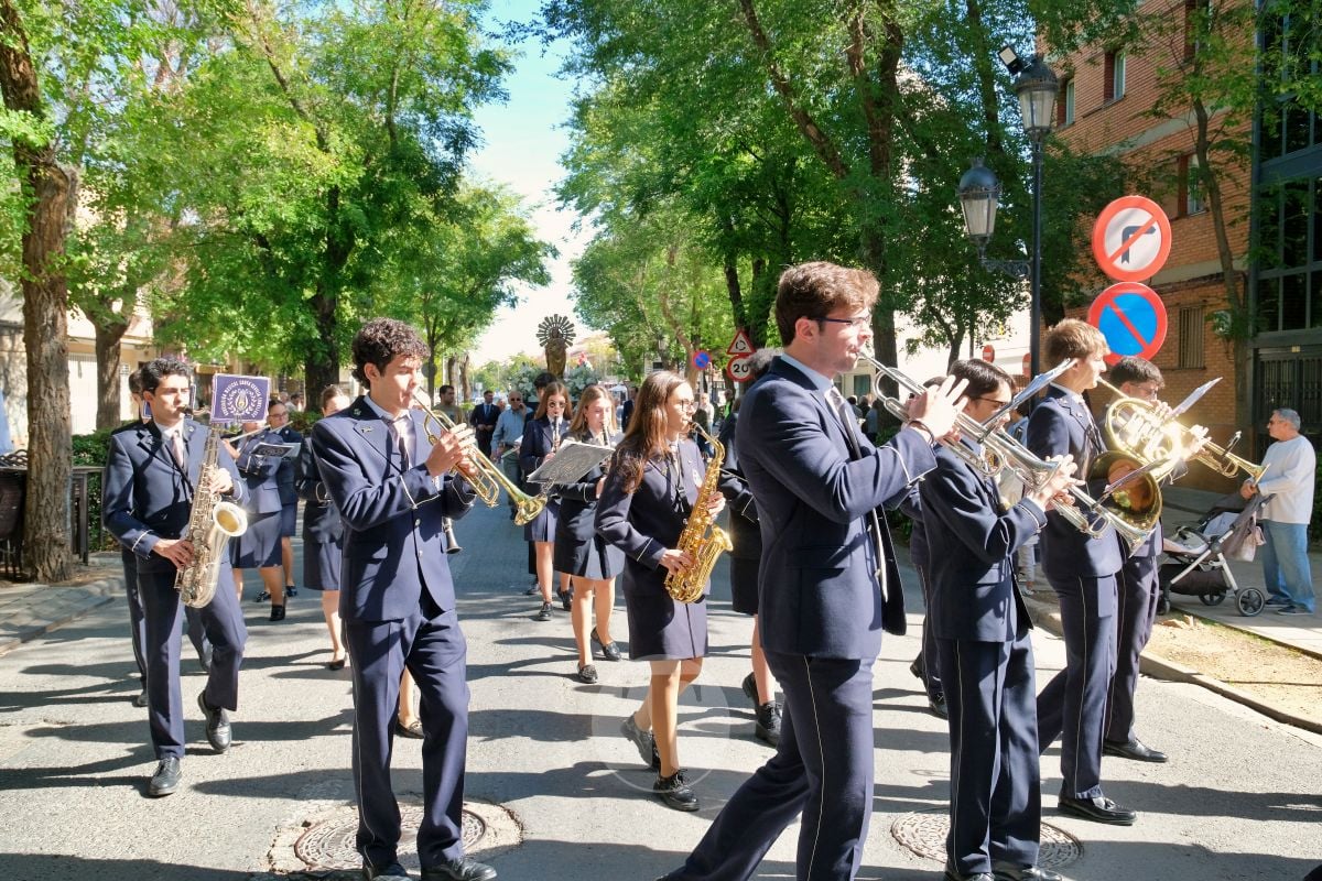 El Barrio del Pilar de Tomelloso celebra su día grande con la misa de campaña y la procesión de su patrona