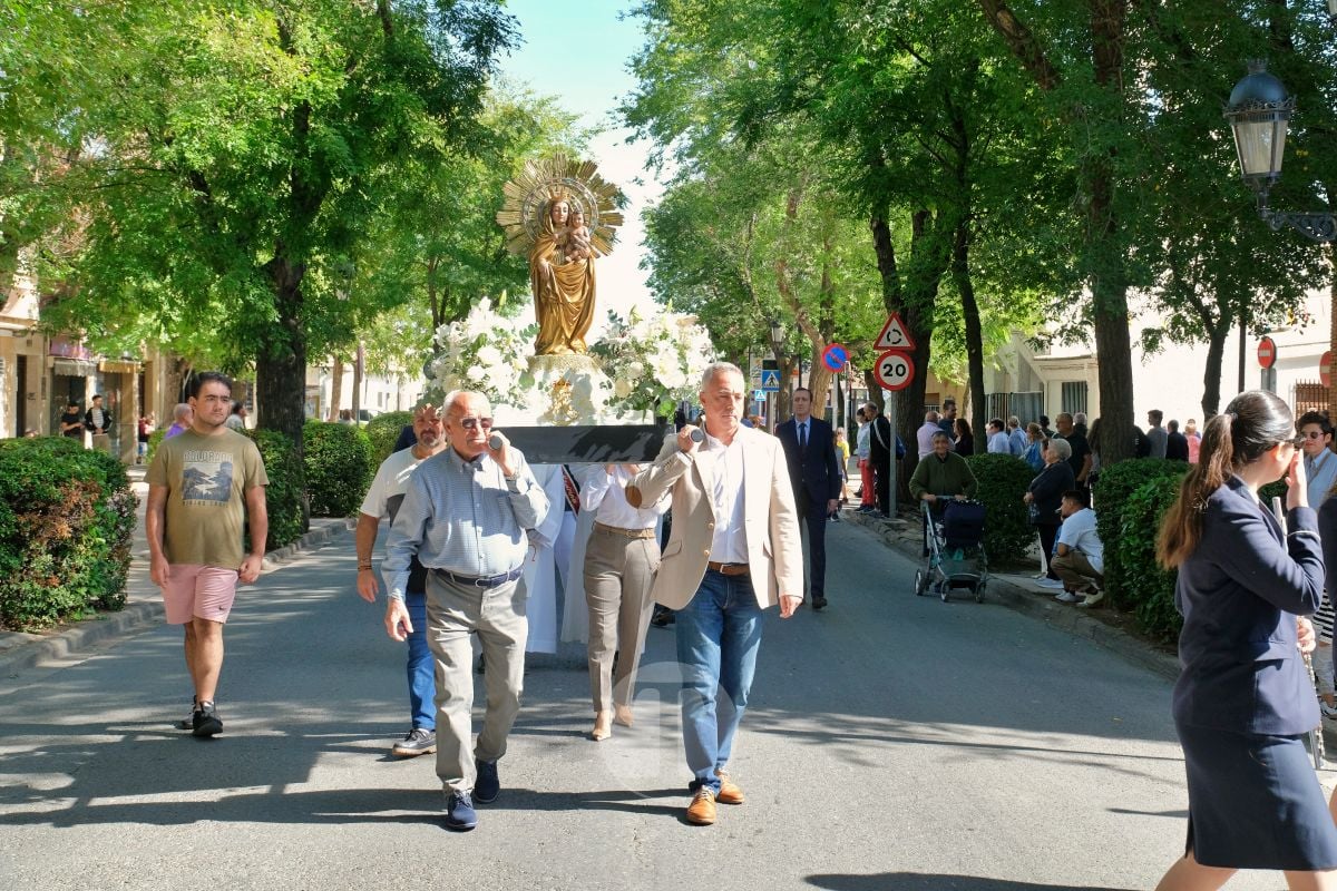 El Barrio del Pilar de Tomelloso celebra su día grande con la misa de campaña y la procesión de su patrona