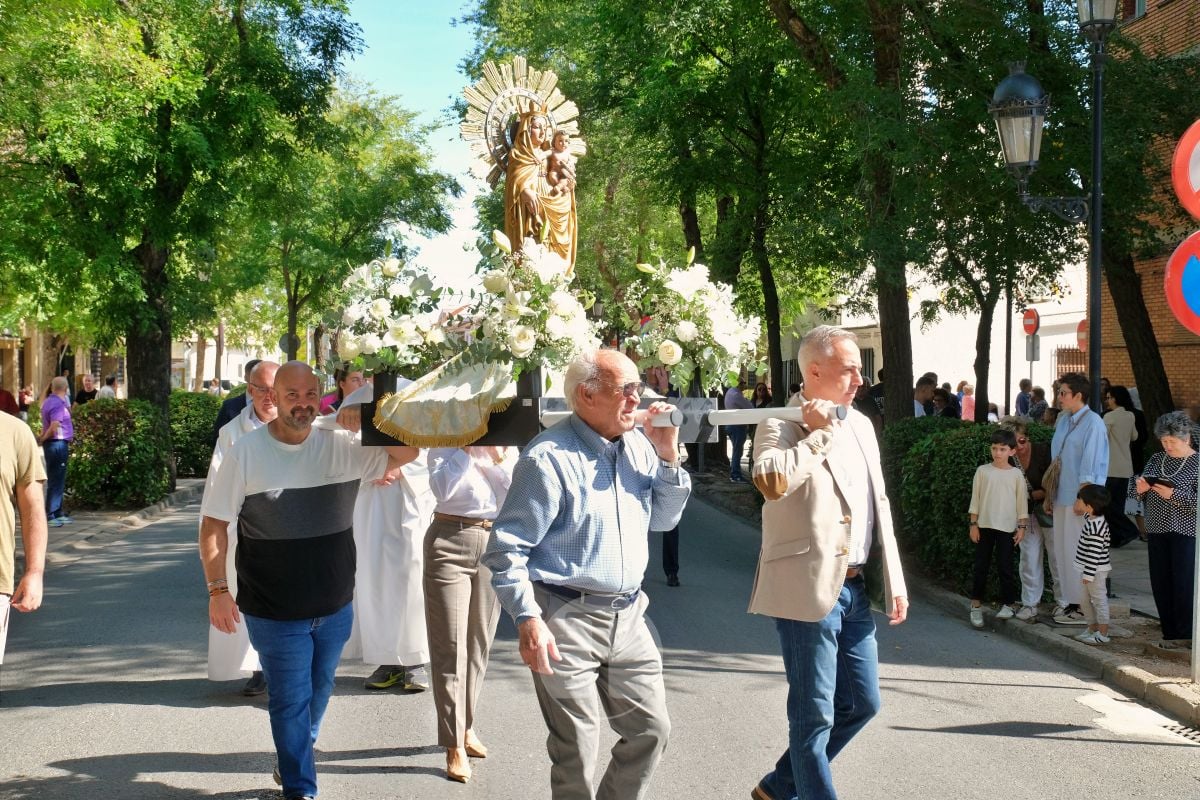 El Barrio del Pilar de Tomelloso celebra su día grande con la misa de campaña y la procesión de su patrona