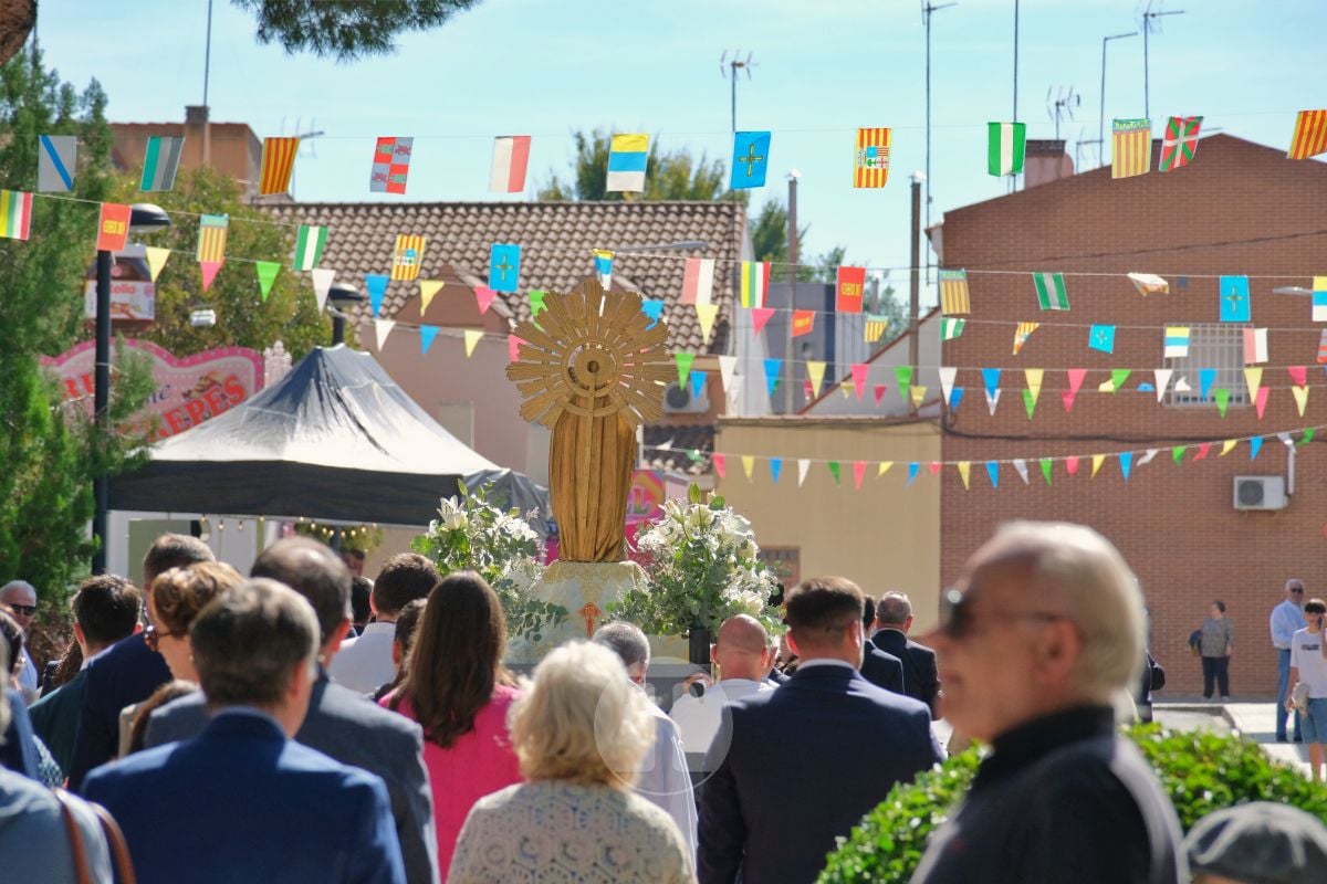 El Barrio del Pilar de Tomelloso celebra su día grande con la misa de campaña y la procesión de su patrona